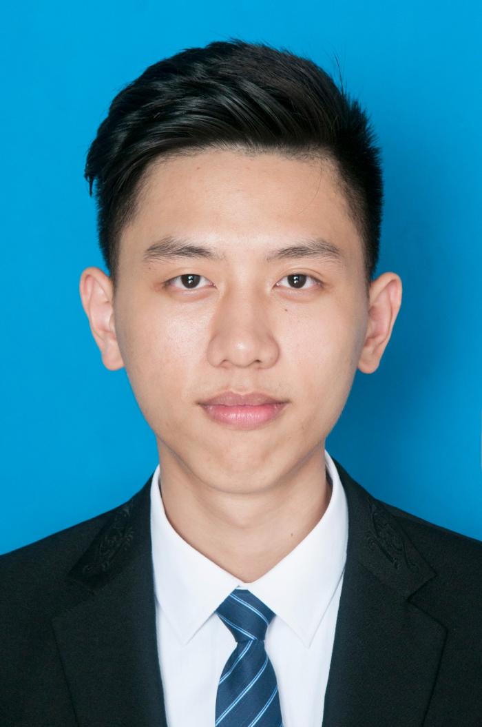 何思成 黨員